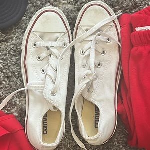 Bright white converse size 8! Fit more like a 7!!